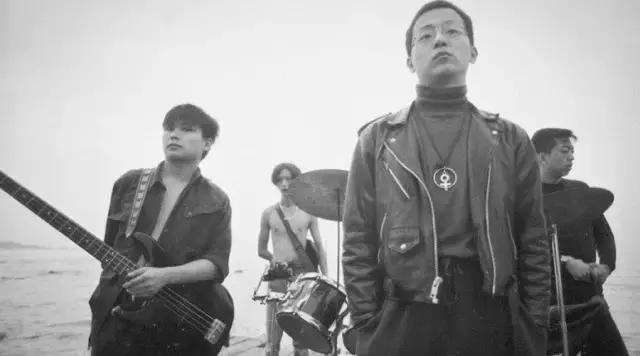 那一年，竇唯解散了「做夢」樂隊